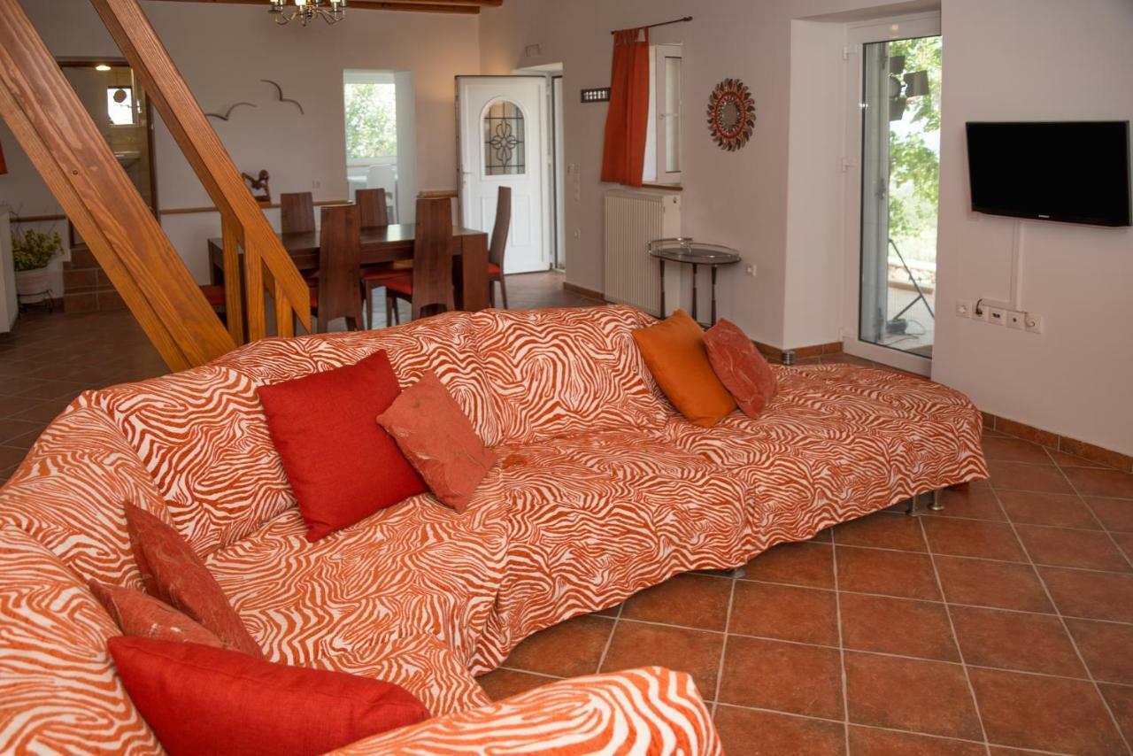 Olea Escape Villa In An Olive Estate ยีธิโอ ภายนอก รูปภาพ