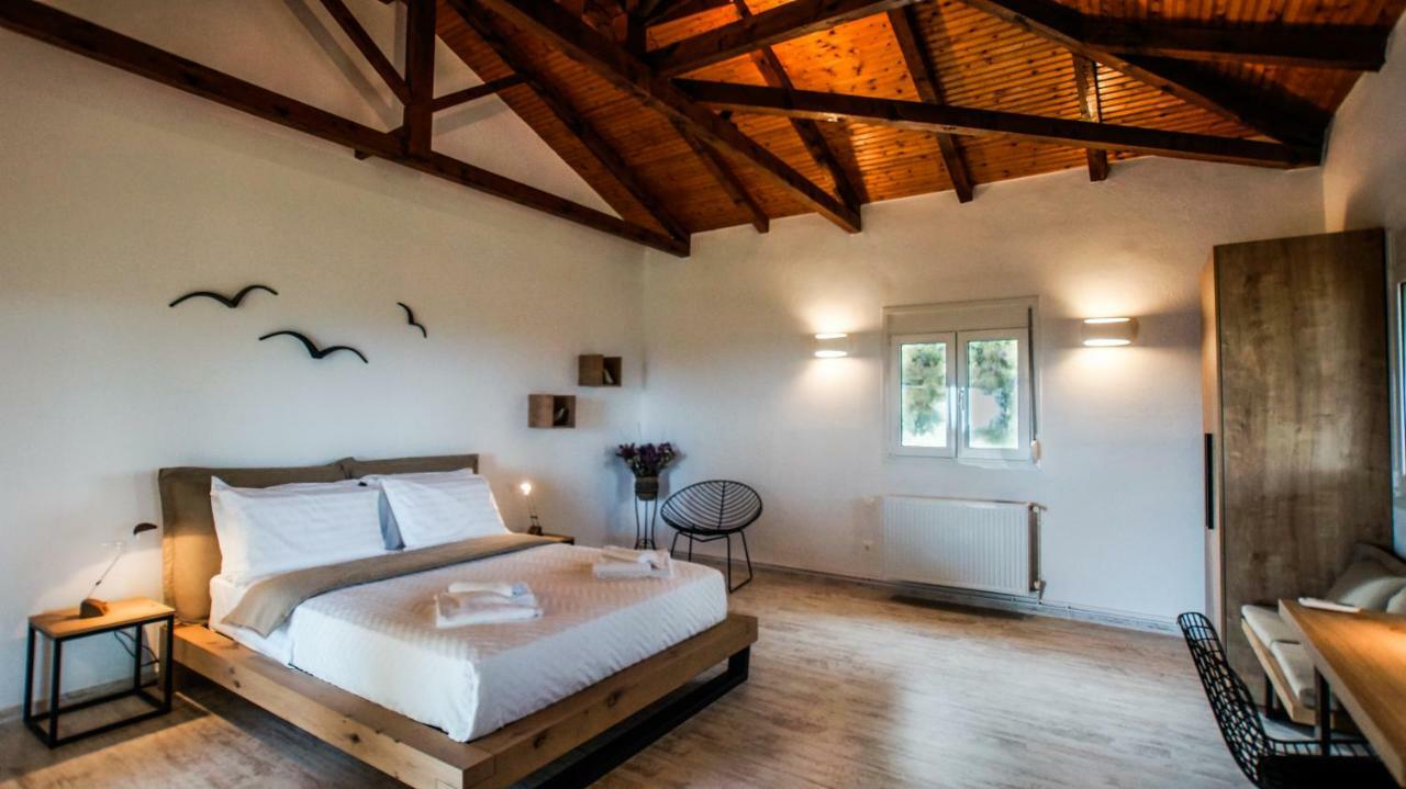 Olea Escape Villa In An Olive Estate ยีธิโอ ภายนอก รูปภาพ