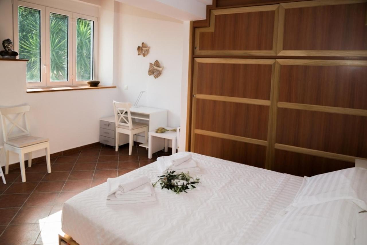 Olea Escape Villa In An Olive Estate ยีธิโอ ภายนอก รูปภาพ