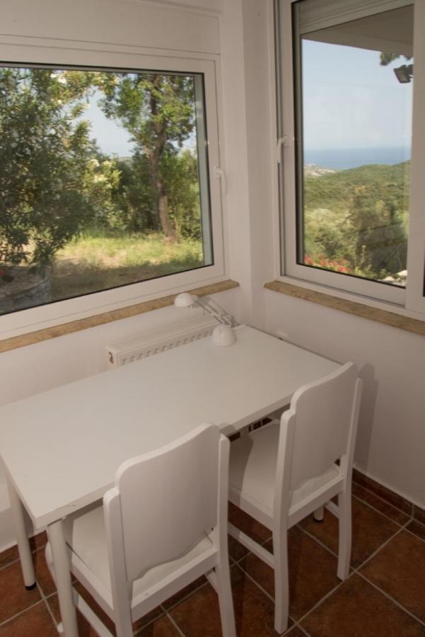 Olea Escape Villa In An Olive Estate ยีธิโอ ภายนอก รูปภาพ