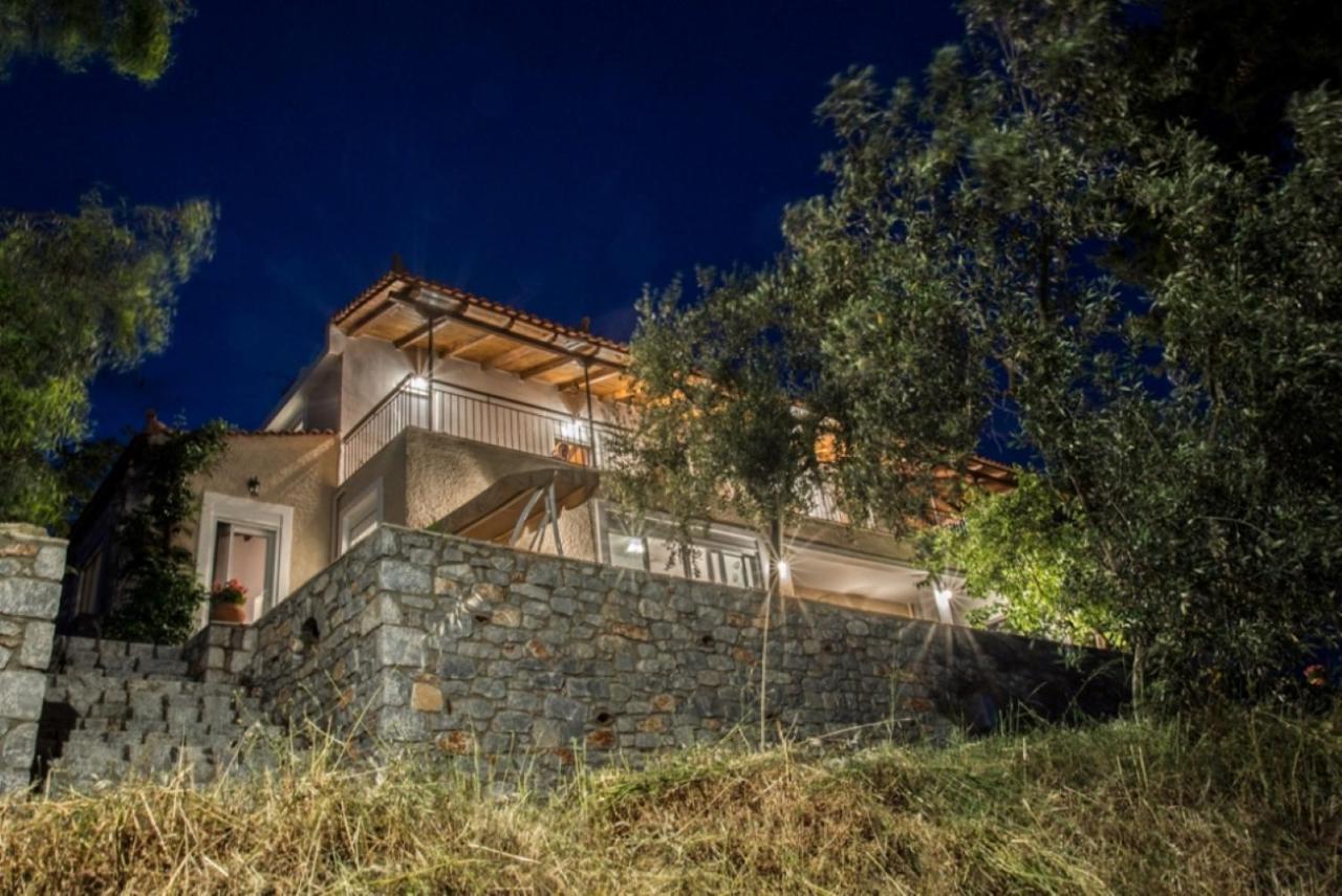 Olea Escape Villa In An Olive Estate ยีธิโอ ภายนอก รูปภาพ